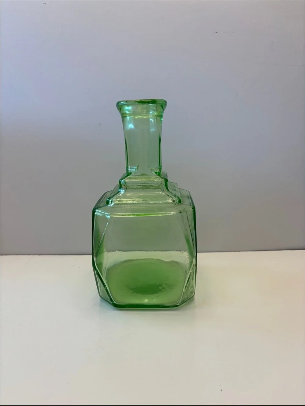 Anchor Hocking Green Depression glass decanter square shape Vintage ** no lid**